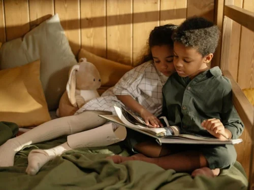 Kova Kadını ve Çocuklara Bakışı: Özgür Düşünceye İlham Veren Bir Anne