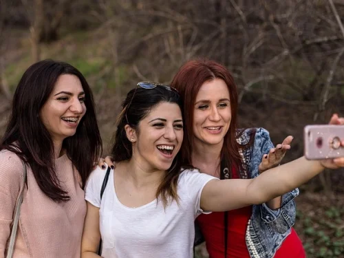 Yengeç Burcu Yükseleni Bulmak: Astrolojik Araçların Rolü